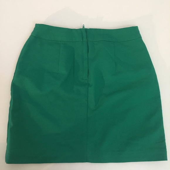 H&M GREEN SKIRT - Picture 2 of 3